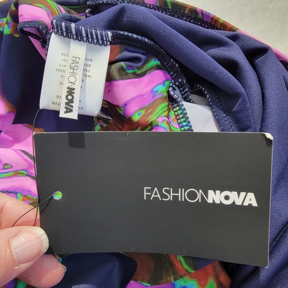 NWT FashionNova Tropical Trip Twist Front Crop Bikini Top Pink Purple Size 1X - Picture 5 of 7